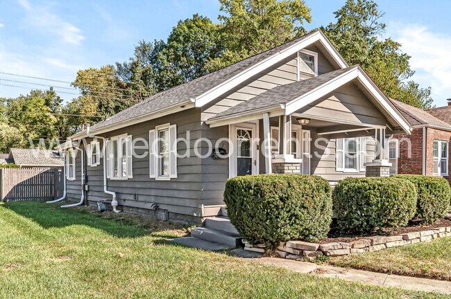 Photo - Conveniently Located 3-Bedroom Bungalow with Smart Upgrades! Accepting 6-Month Lease House