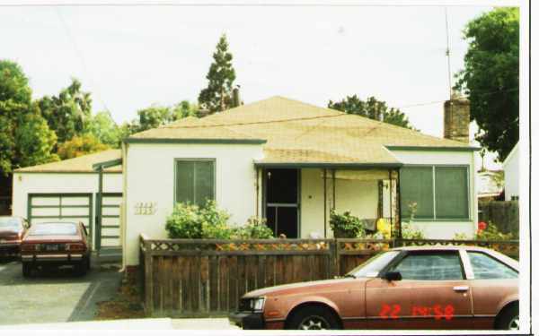 Building Photo - 333-335 Redwood Ave