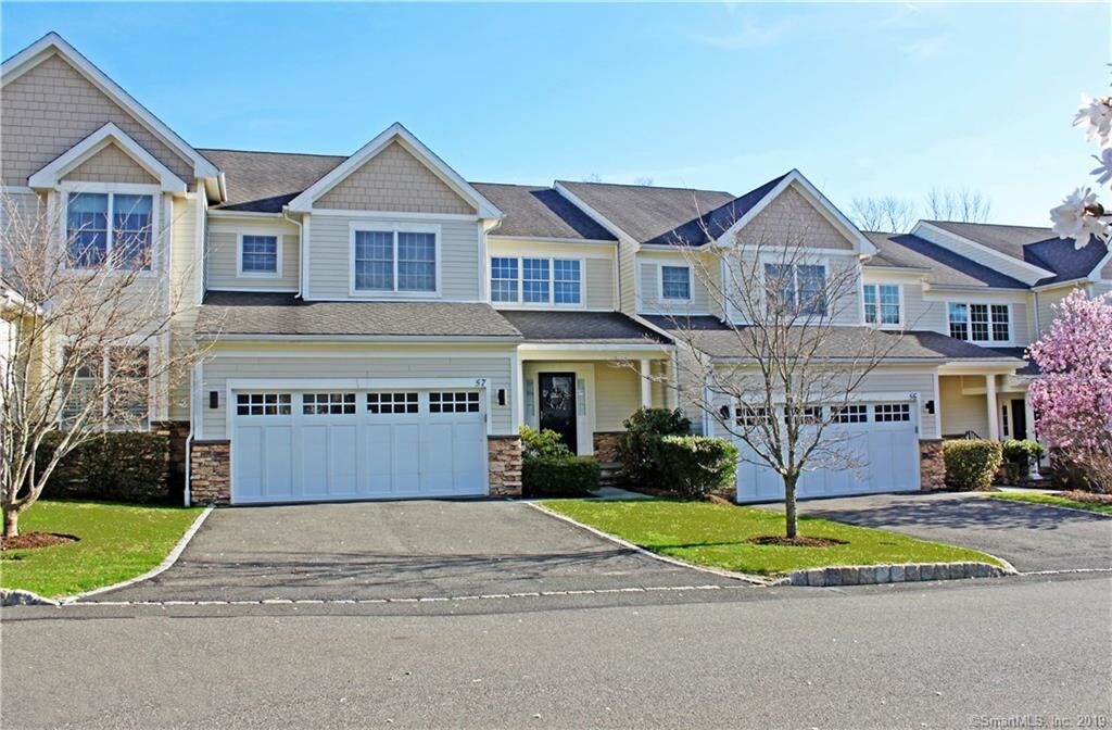Foto principal - 638 Danbury Rd