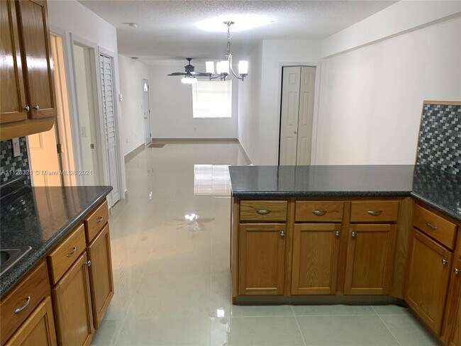 Foto del edificio - 199 SW 77th Ave