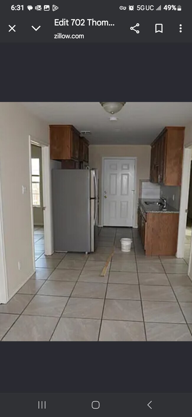 Kitchen - 702 Thompson Rd