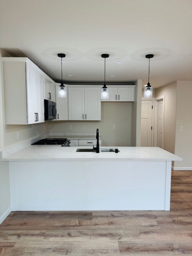 Foto del edificio - Brand New Duplex with upgraded finishes th...