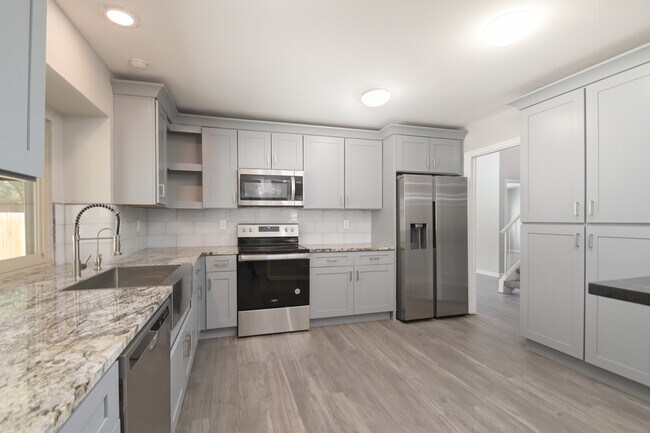 Foto del edificio - 13418 Pebble Cir