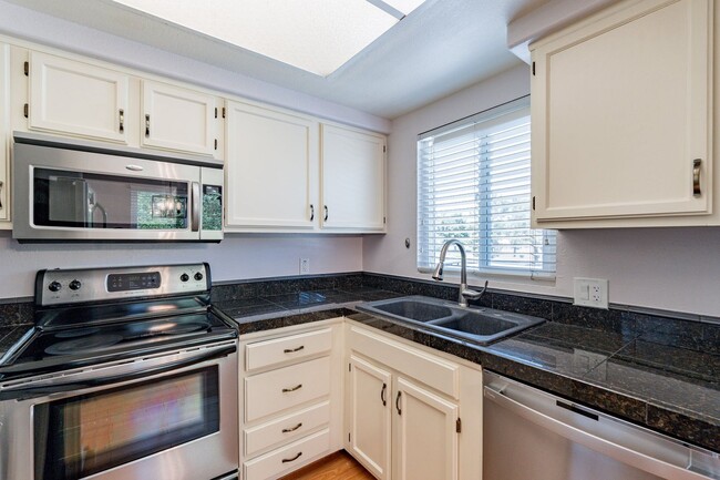 Building Photo - Chandler's Best-Kept Secret: Spacious Cond...
