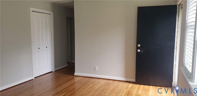 Foto del edificio - 2318 Leah Rd