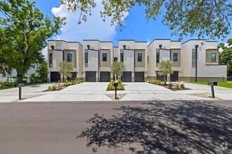 Building Photo - 220 N Hesperides St