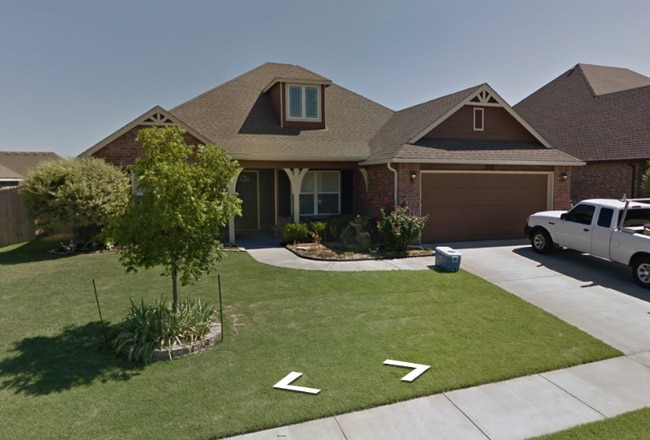 Foto del edificio - 1928 E 133rd Ct S