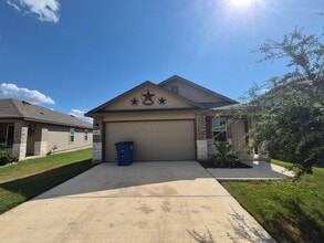 Building Photo - 345 Middle Grn Lp