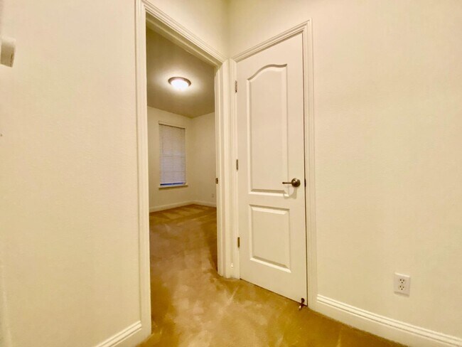 Building Photo - 11849 Cobble Brook Dr