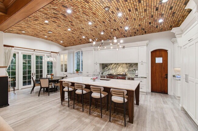 Foto del edificio - 745 Oleander St