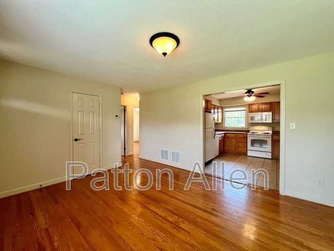 Building Photo - 114 Arco Rd