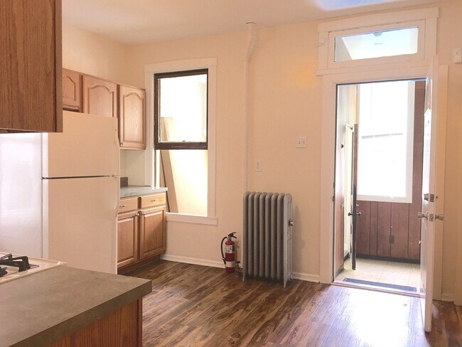 Building Photo - 3754 N Spaulding Ave