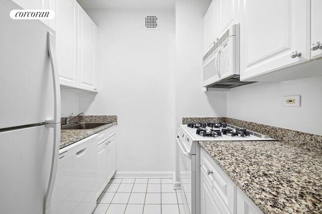 Building Photo - 60 E 8th St