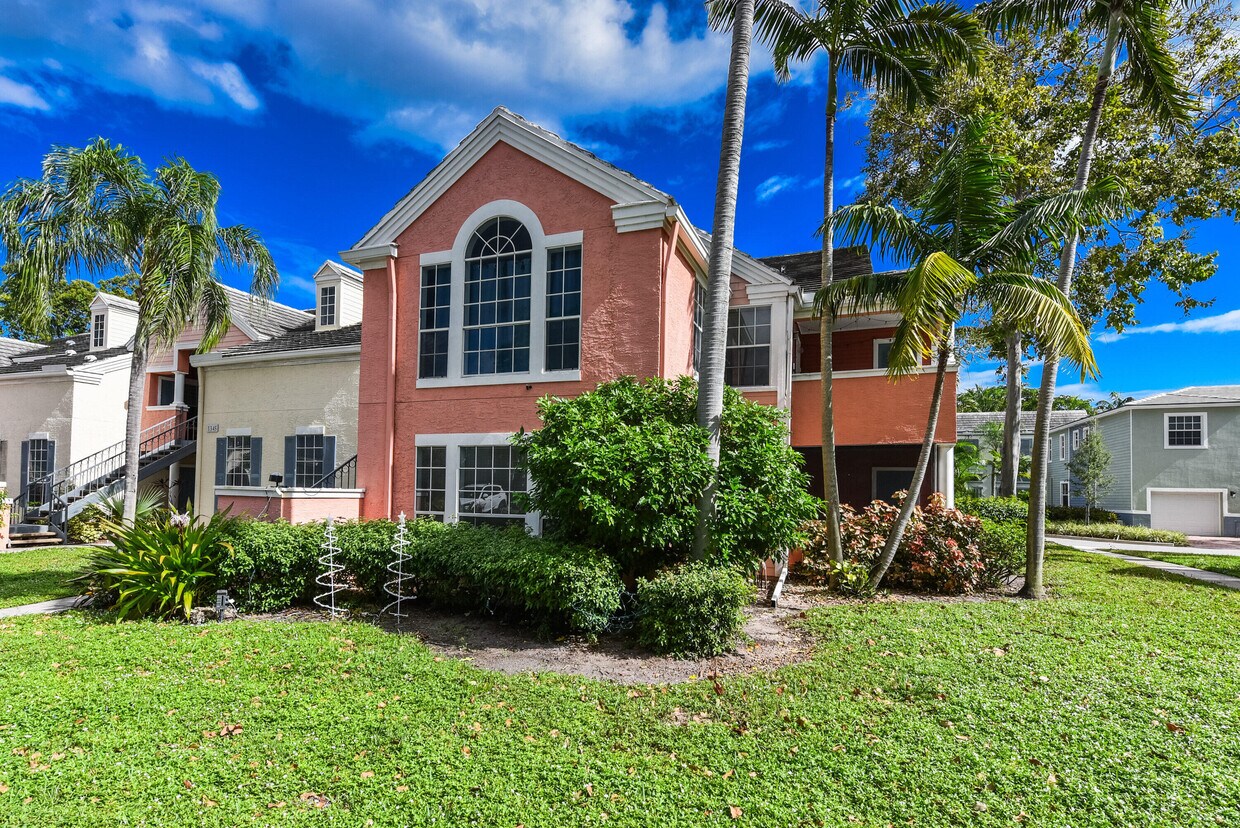Foto principal - 1345 Crystal Way