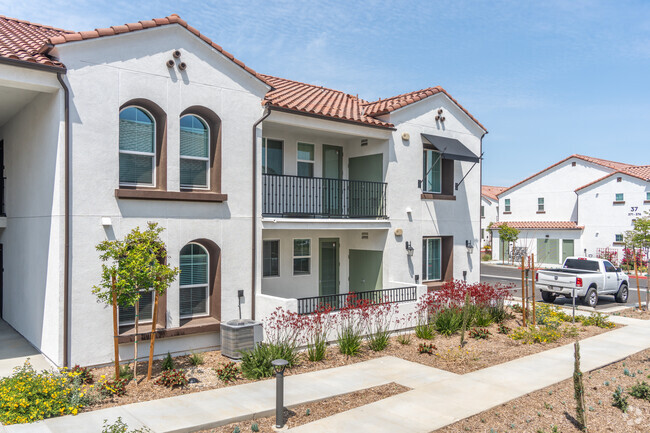 Building Photo - The Charlie Perris