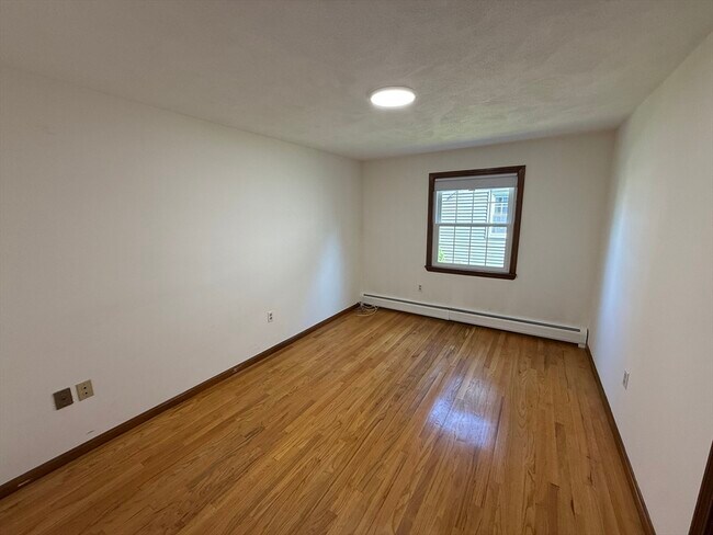 Building Photo - 30 Woodleigh Rd