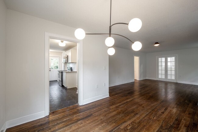 Building Photo - Limited Time Offer: Free Month Rent for th...