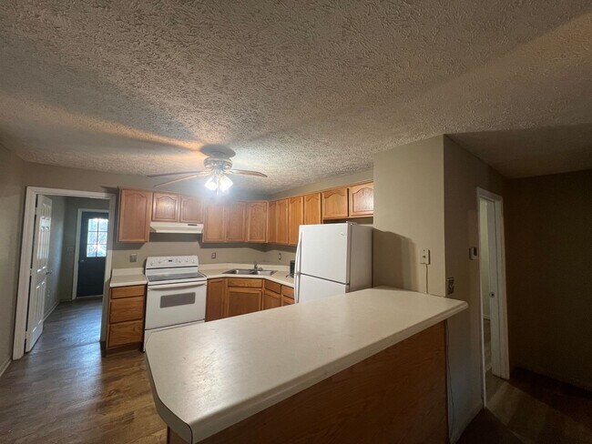 Foto del edificio - 110 S Benton St