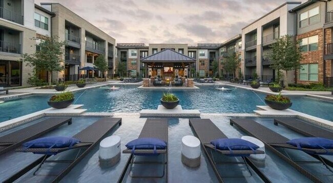 Foto del edificio - 11175 W Airport Blvd