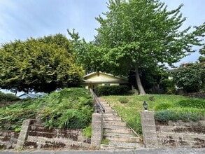 Building Photo - 805 Cameo Ct