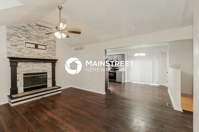 Building Photo - 4 Bedroom Pet-Friendly Home in BLUE SPRINGS, MO with Main Street Renewal