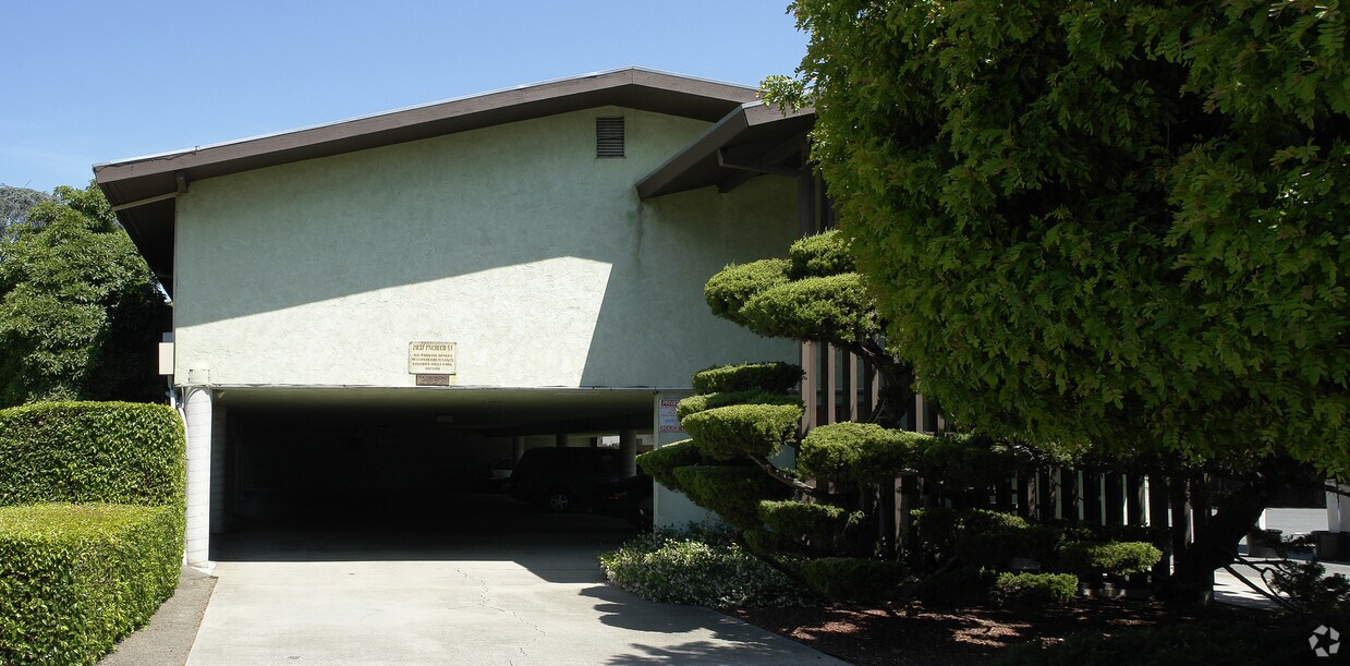 Primary Photo - 2037 Pacheco St