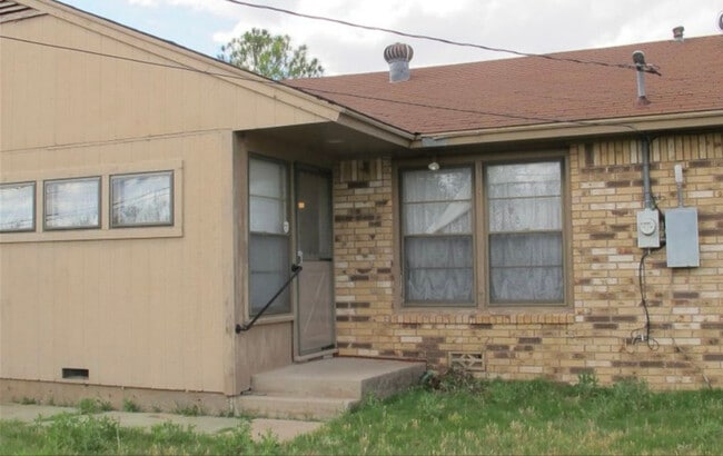Building Photo - 3027 Abbott Ave