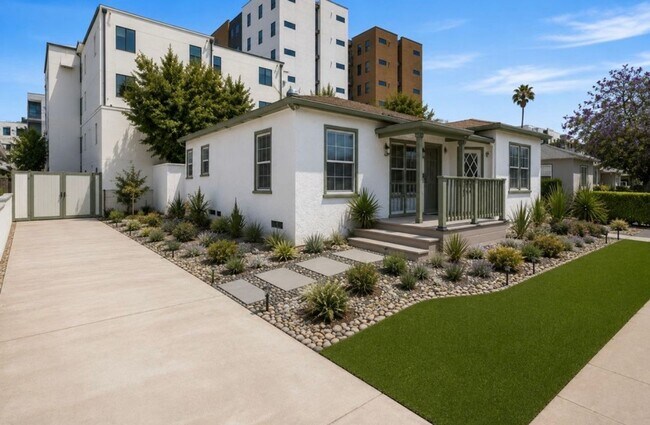 Building Photo - 6204 Mary Ln Dr