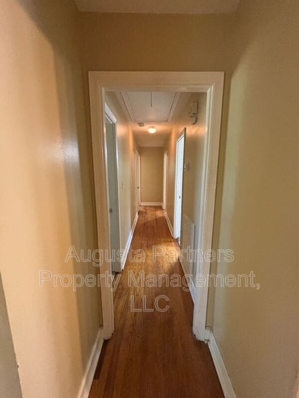 Foto del edificio - 390 Old Evans Rd