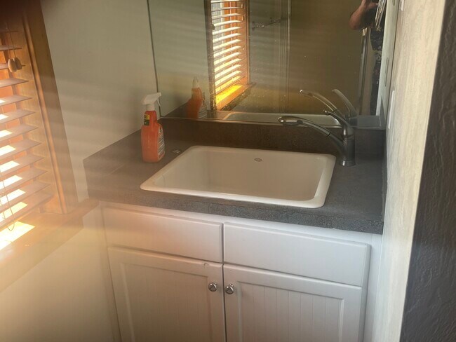 Foto del edificio - 16075 Fox Ridge Cir