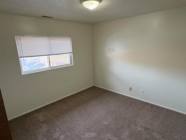 Foto del edificio - 464 N 500 W