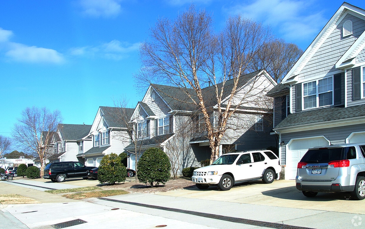 Thalia Commons - The Commons At Town Center