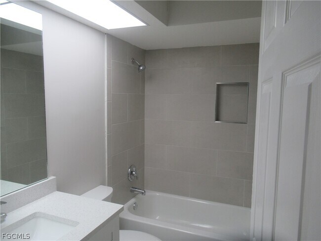 Foto del edificio - 926 SE 8th St