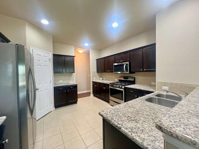 Foto del edificio - Beautifully updated one-story home!