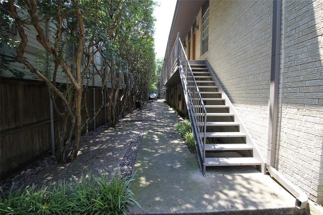 Building Photo - 4319 McKinney Ave