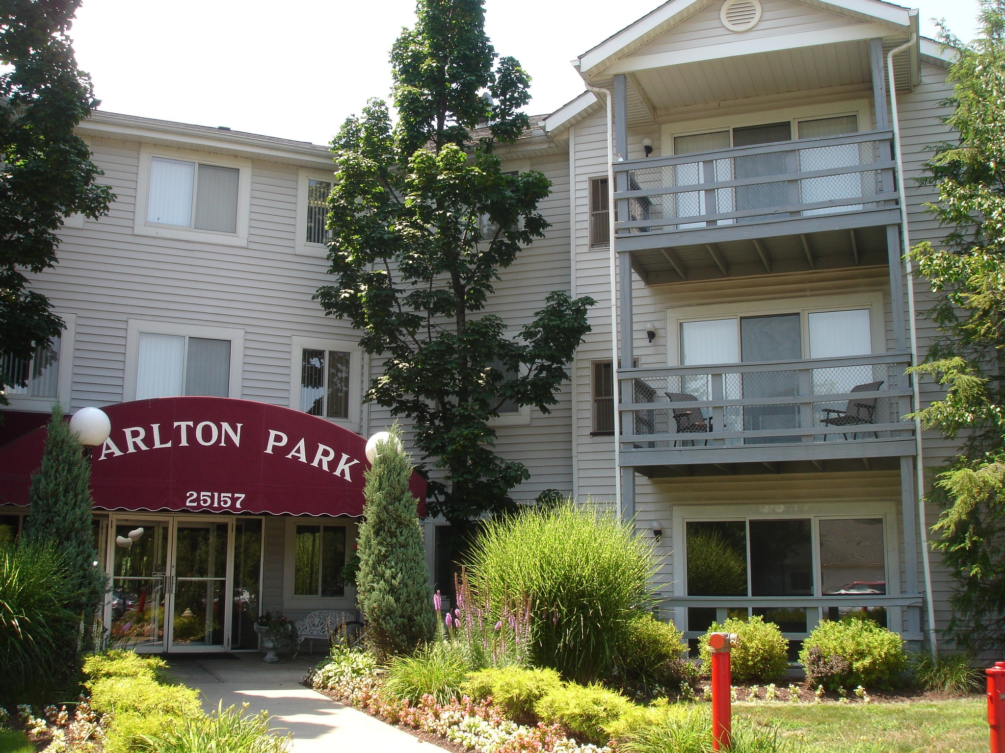 Carlton Park – photo 1