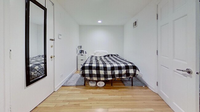 Foto del edificio - Garden Level Lakeview Two Bedroom