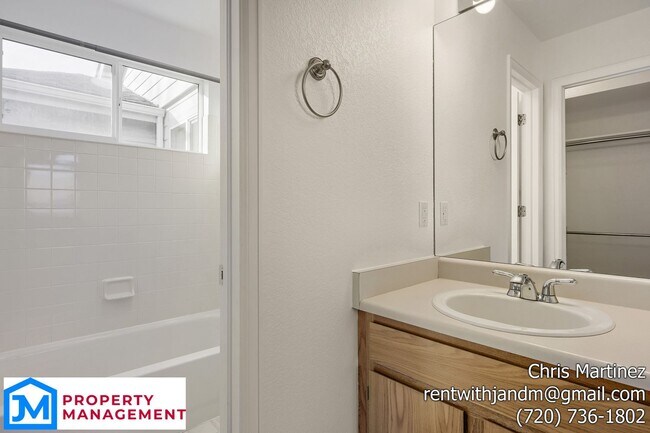 Foto del edificio - 543 W 114th Way