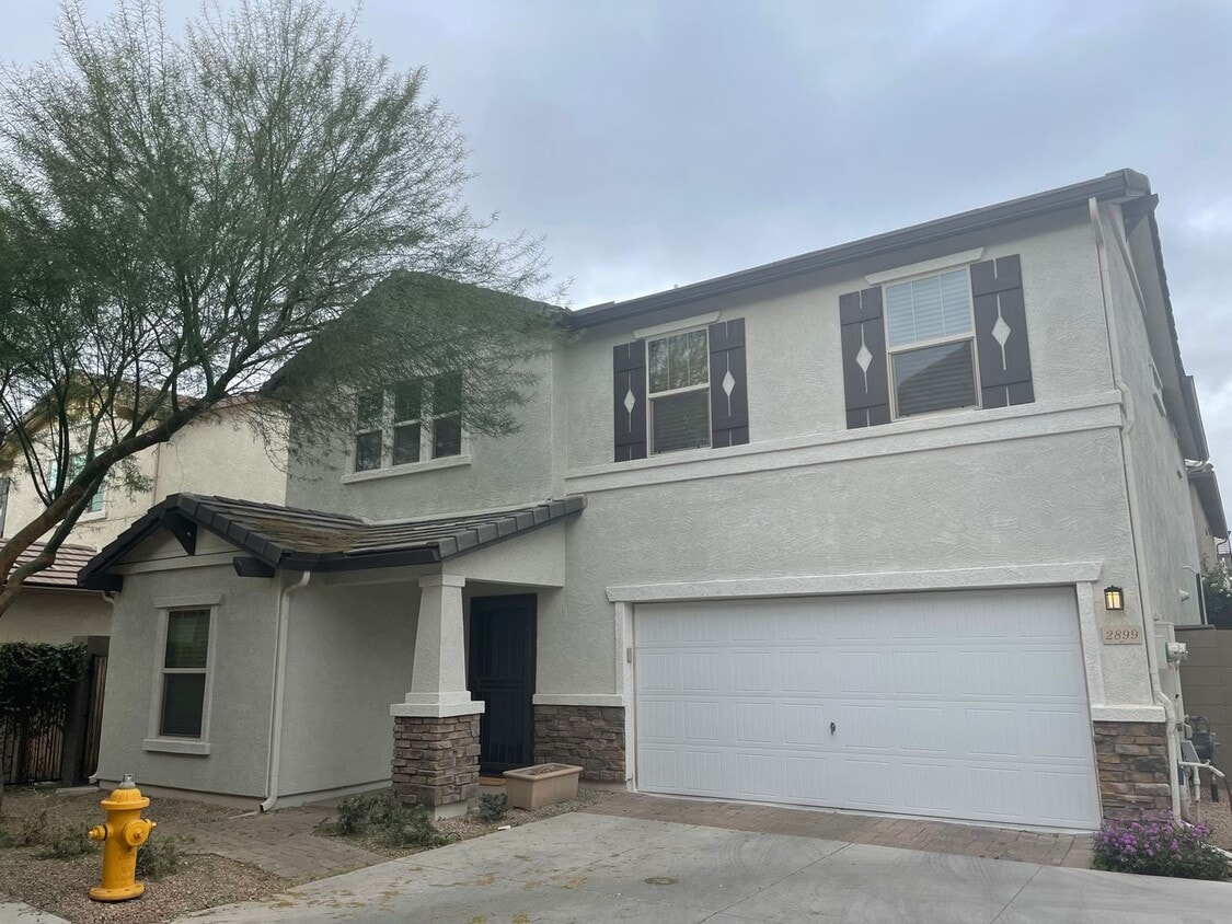 Primary Photo - LARGE 4 BEDROOM HOME IN CHANDLER WITH SOLA...