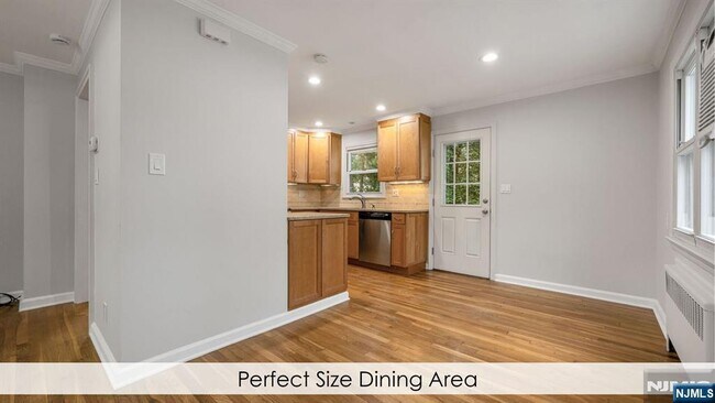 Foto del edificio - 464 Dorchester Rd