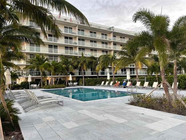 Building Photo - 2560 S Ocean Blvd