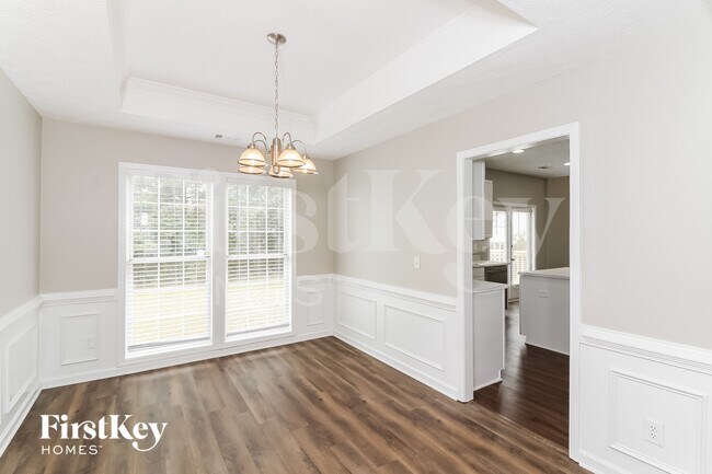 Building Photo - 1455 Chamirey Dr SW