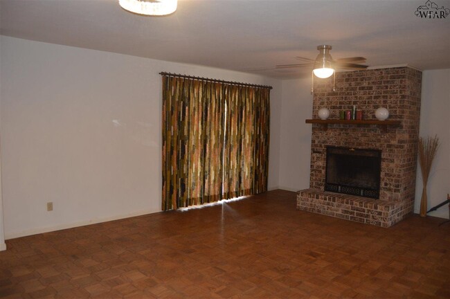 Building Photo - 2401 N Leighton Cir