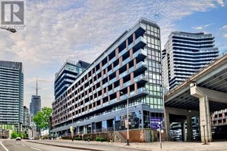 Building Photo - 169 Fort York Blvd