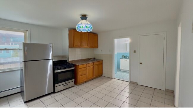 Building Photo - 215 William St