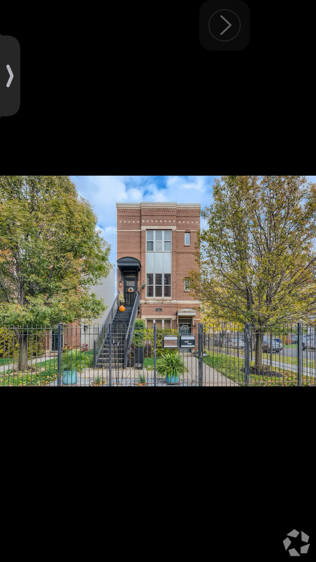 Building Photo - 825 S Kedzie Ave