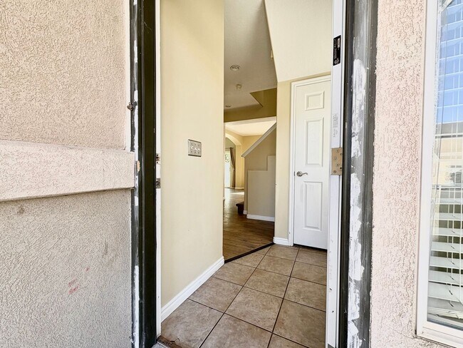 Building Photo - Quiet Living Meets Convenience – 3 Bed Home with 2-Car Garage & Private Backyard