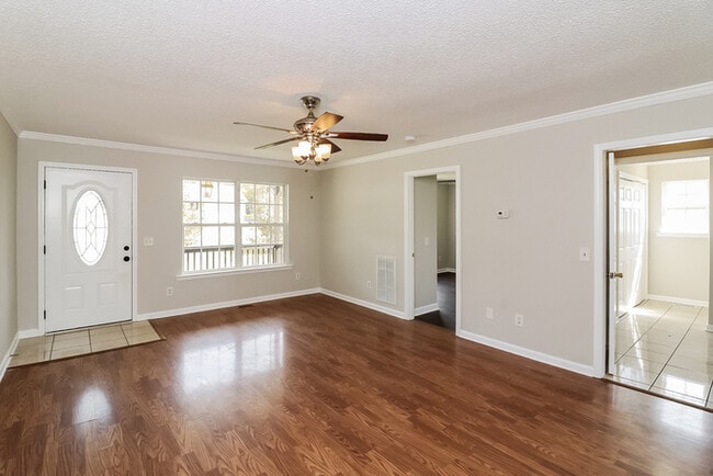 Foto del edificio - 156 Cook Rd NW