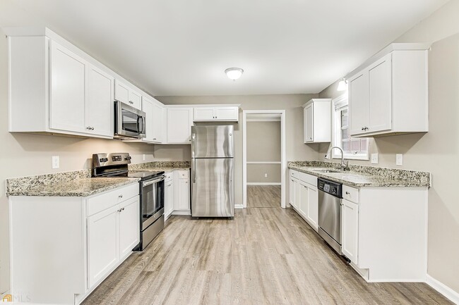 Building Photo - 2236 Chestnut Hill Cir