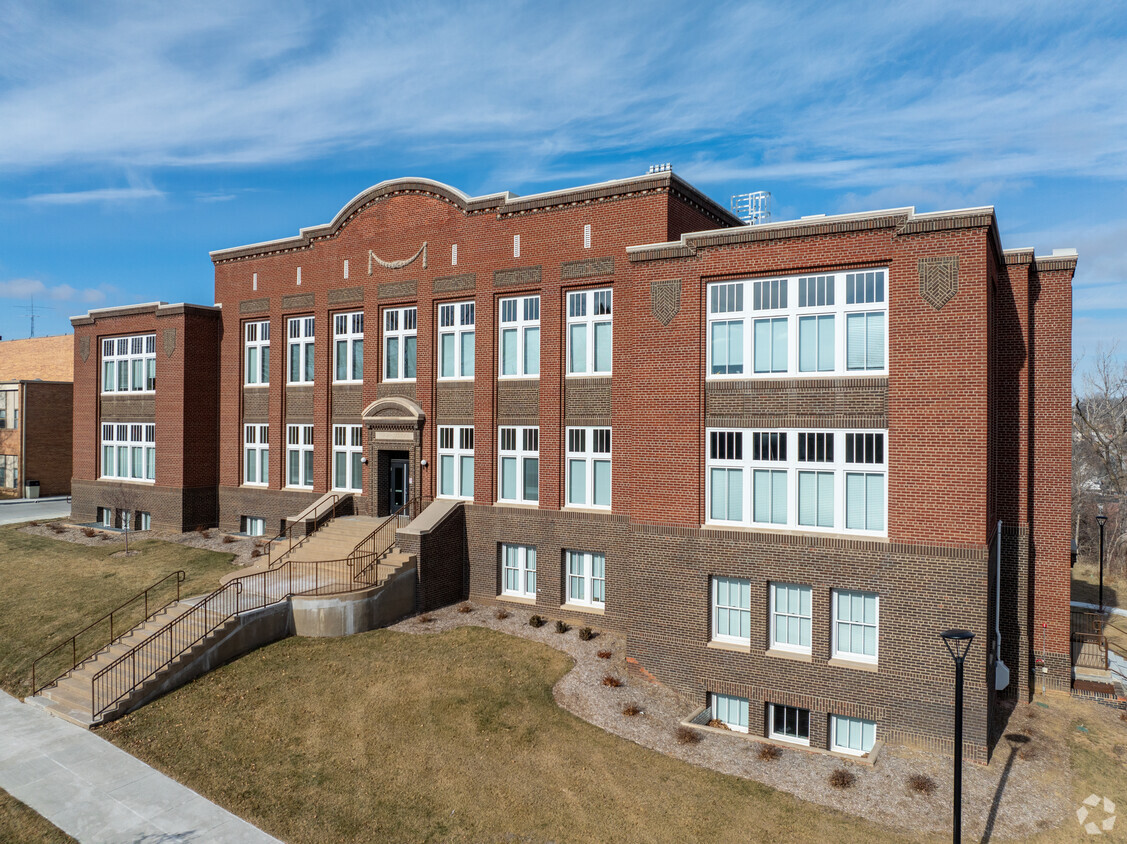 Building Photo - Lofts On Main